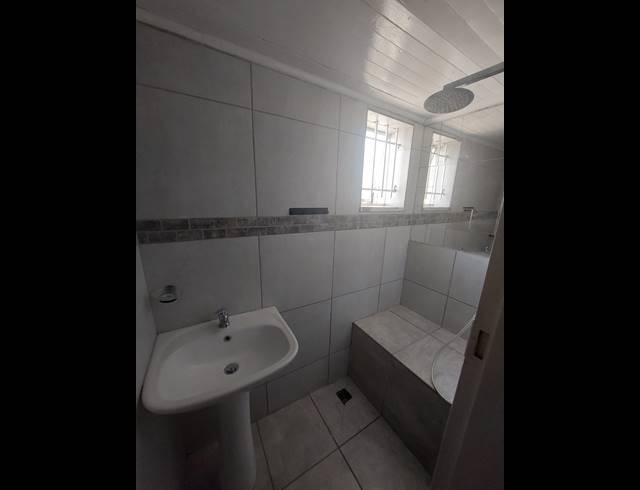 3 BEDROOM HOUSE FOR SALE IN BRENTHURST